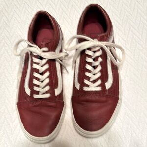 Vans Moto burgundy (madder brown) leather Old Skool sneaker, size 7